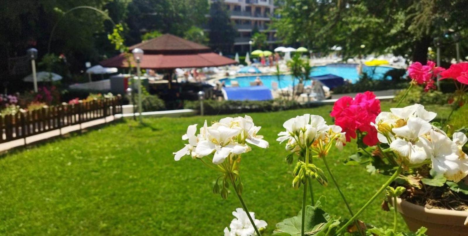 Park Hotel Perla Goldstrand Exterior foto